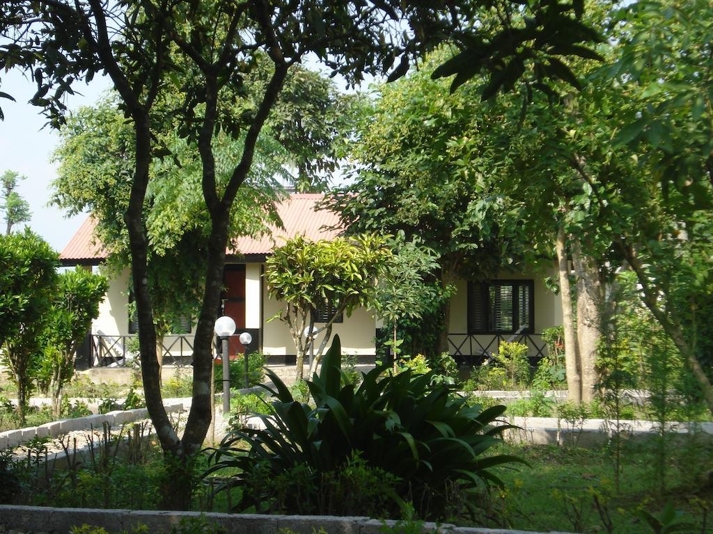 Chitwan Safari Camp & Lodge 索拉哈 外观 照片
