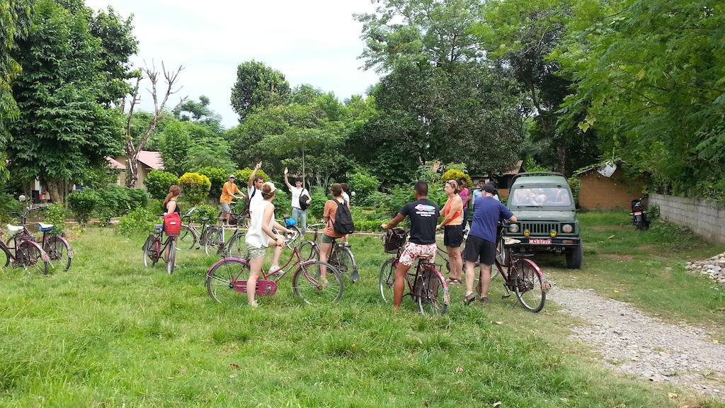 Chitwan Safari Camp & Lodge 索拉哈 外观 照片