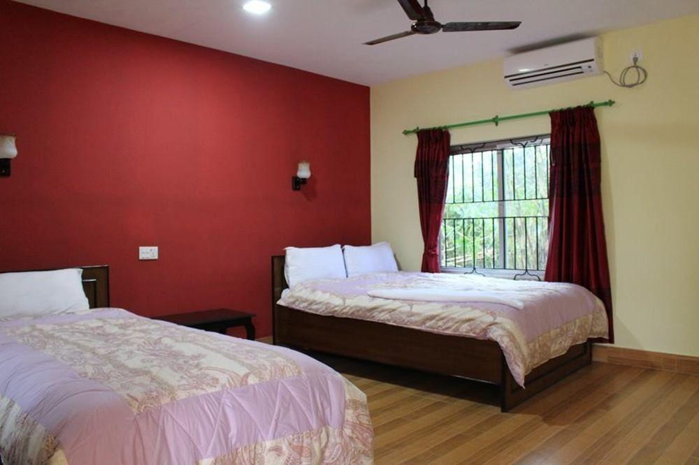 Chitwan Safari Camp & Lodge 索拉哈 外观 照片