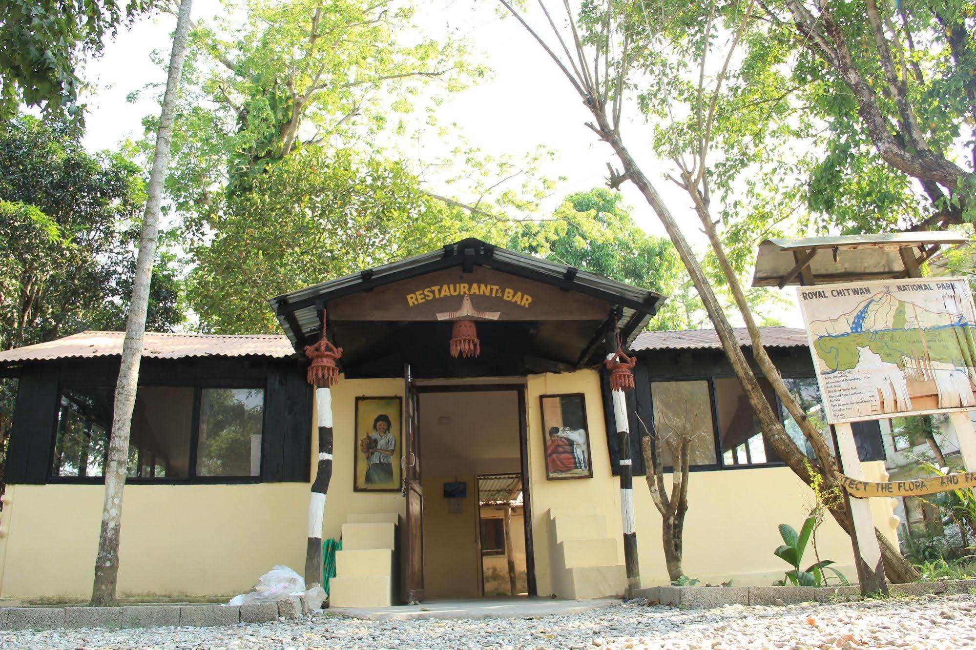 Chitwan Safari Camp & Lodge 索拉哈 外观 照片