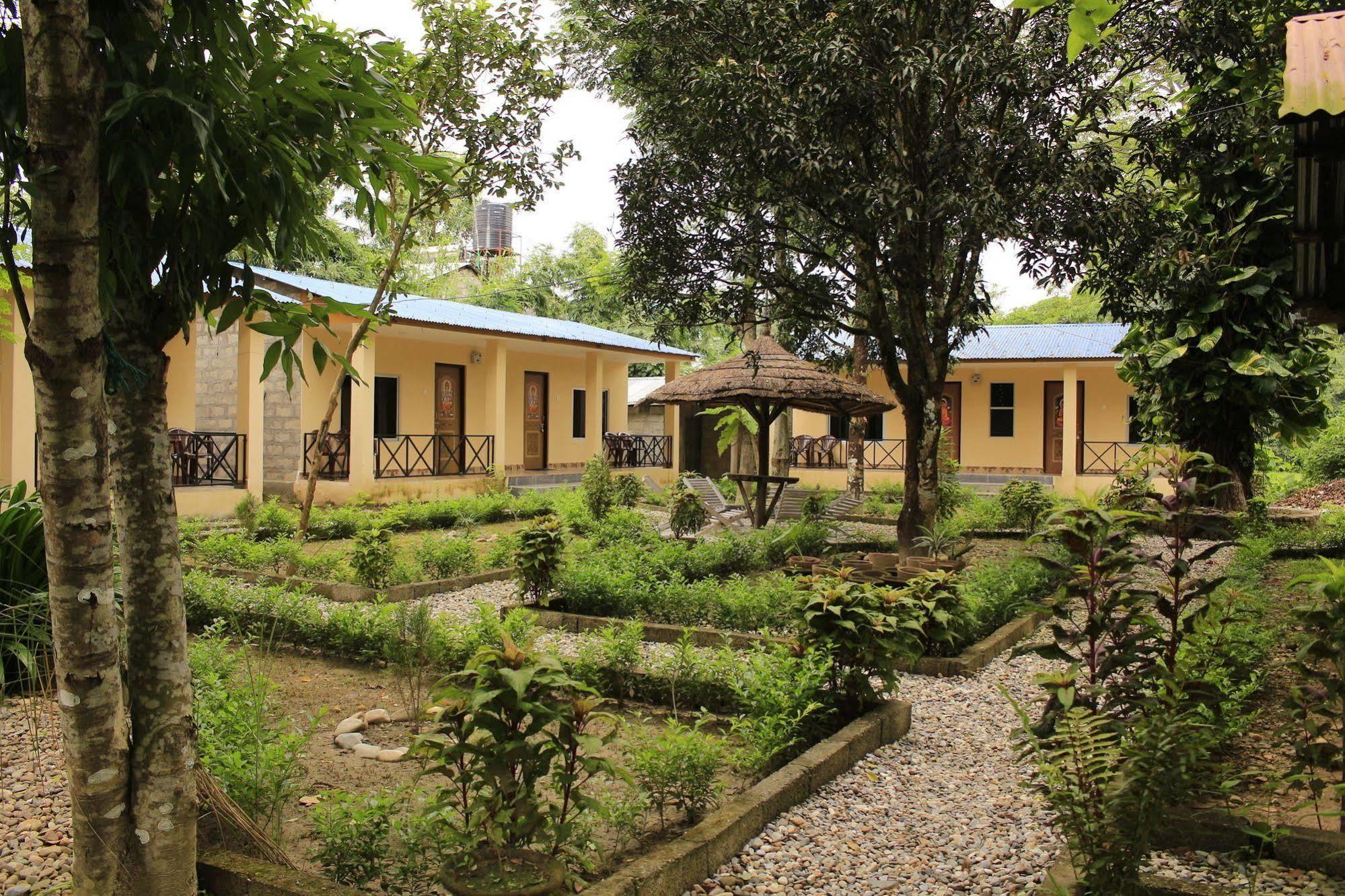 Chitwan Safari Camp & Lodge 索拉哈 外观 照片